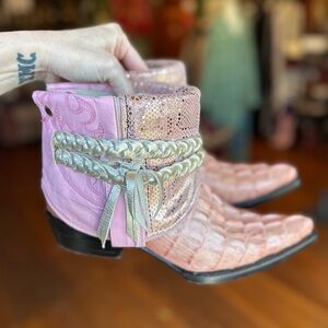 Canty Boots Pink Crocodile 8.5